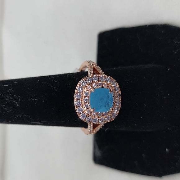 πNWT AQUA BLUE QUARTZ RINGπ - Picture 2 of 12